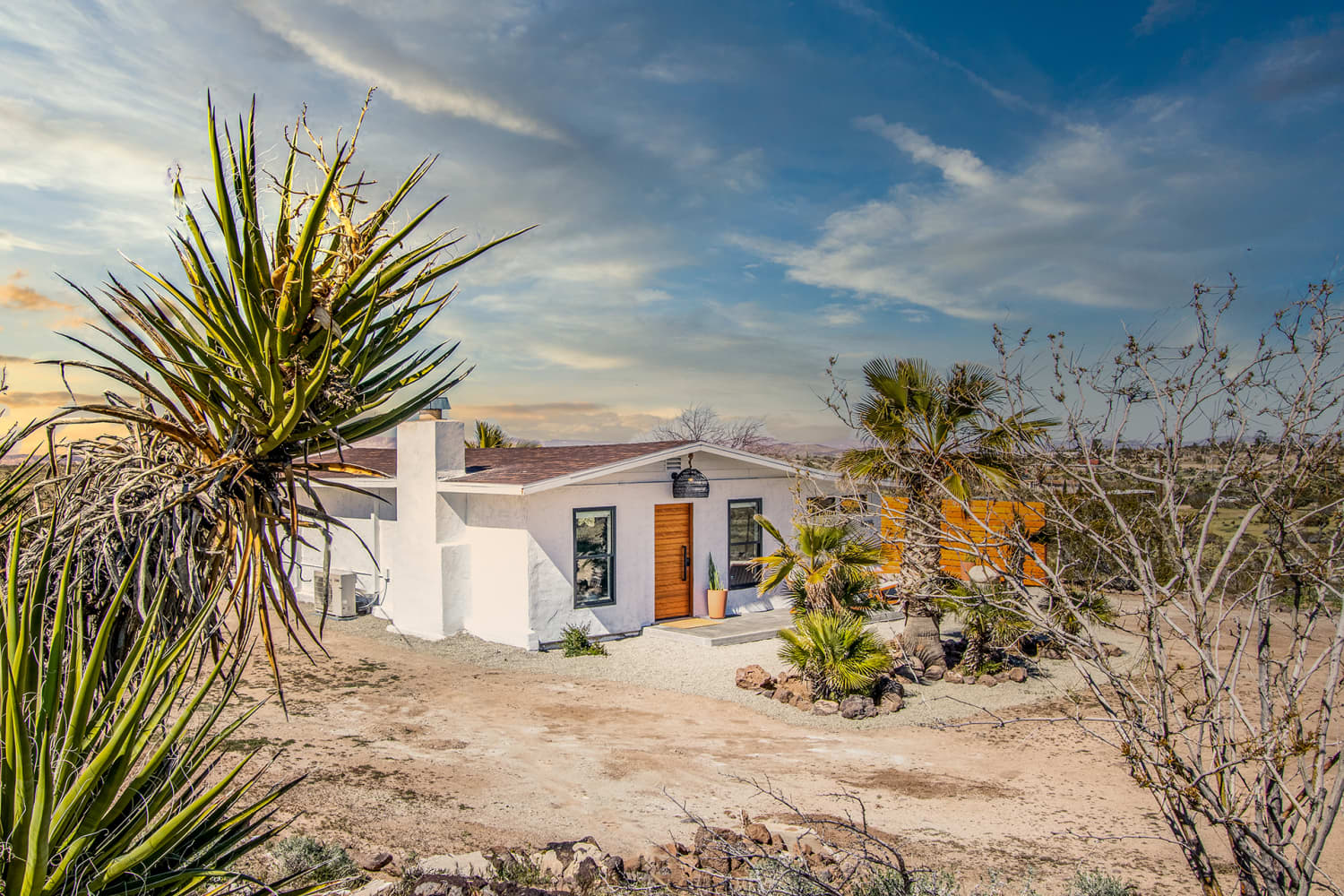 Mojave Desert Homes — 4395 Palm Ave, Yucca Valley Apartment Therapy